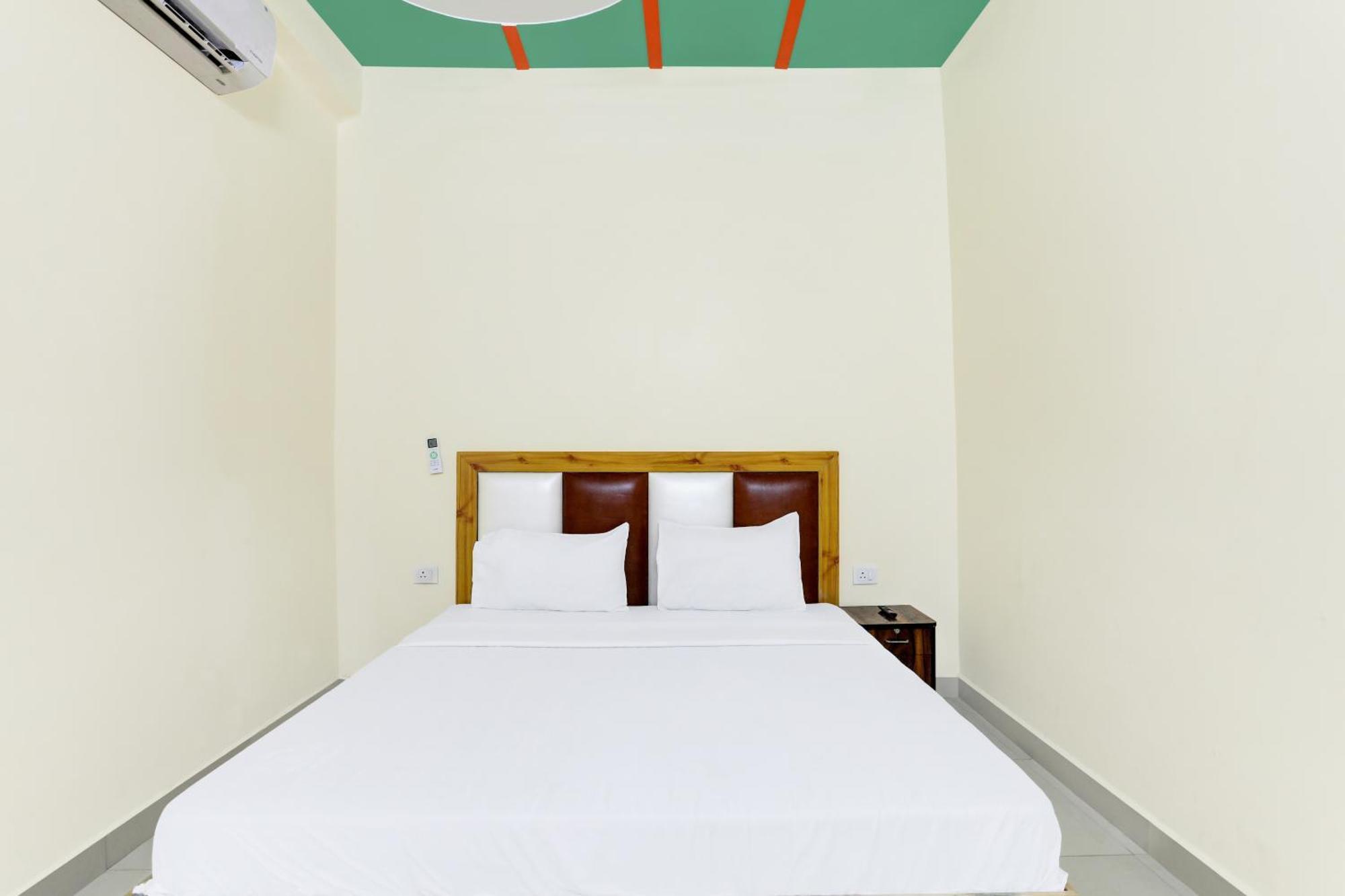 Hotel O Blu Moon Ghaziabad Exterior foto